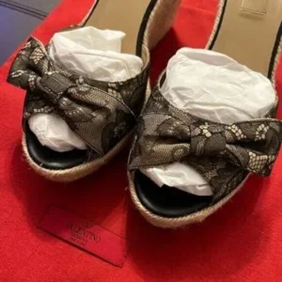 Authentic Valentino Garavani lace overlay espadrille wedges. Size EU 40. - Picture 6 of 6